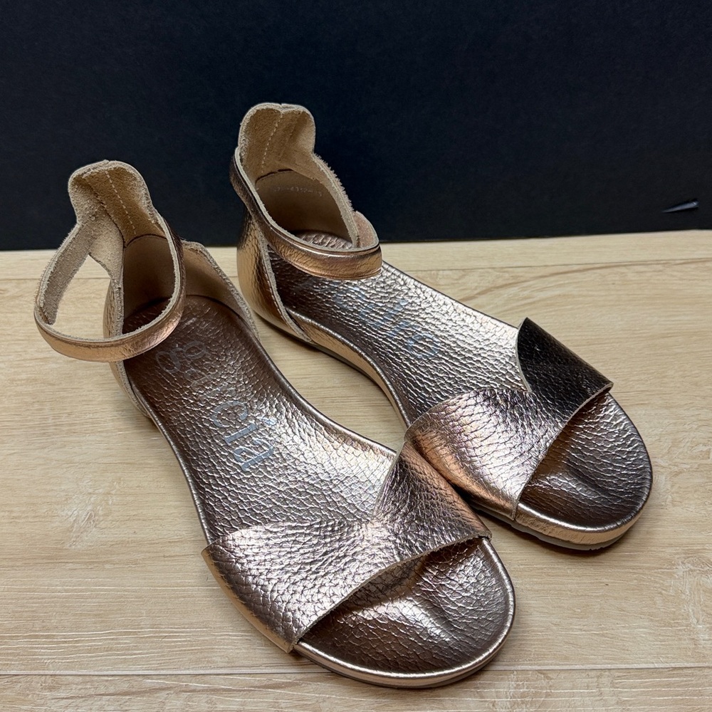 Pedro Garcia Jela Metallic Gold Hook And Loop Ankle Strap Flat Sandal,6 US